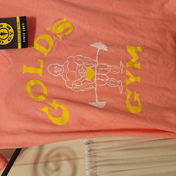 NWT Golds Gym retro tee - Picture 2 of 3